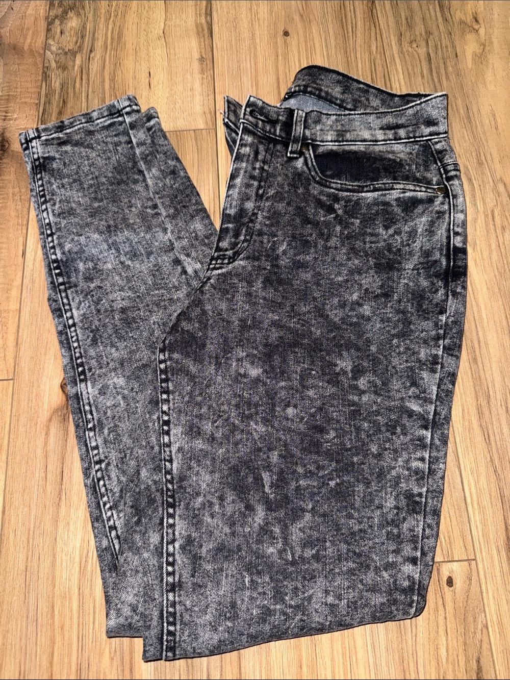 Venus Women’s Acid-Wash Black Jeans